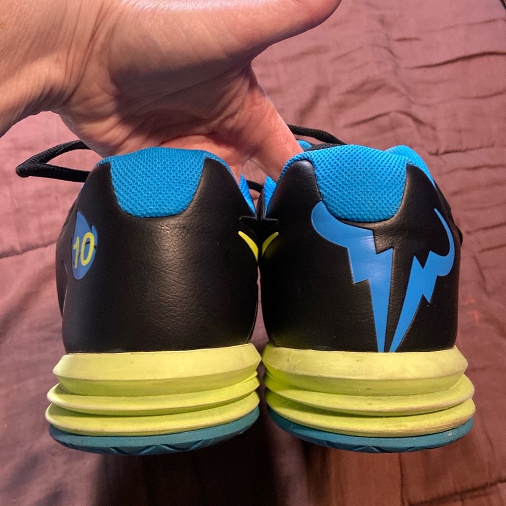 Men’s Nikes. EUC! - Picture 4 of 16